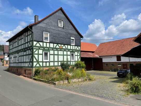 Denkmalgeschützte ehemalige Hofstelle mit Wohnhaus in Mellnau