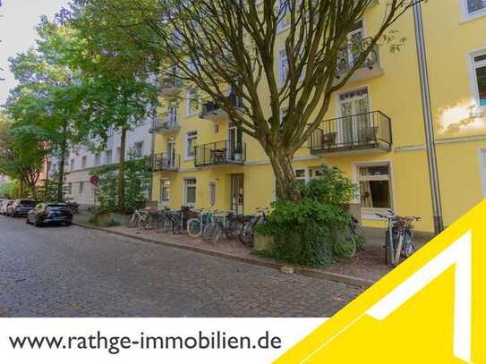 Hamburg-Eppendorf: Charmante Altbauwohnung mit Balkon mit Blick ins Grüne!