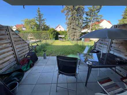 Helle 2 ZKB Wohnung mit Terrasse und kleinem Garten