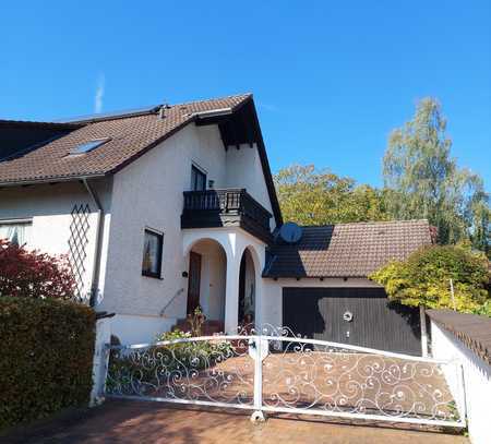 Architekten-Einfamilienhaus, massive Bauweise., repräsentativ, verkehrsgünstig, ruhige Lage