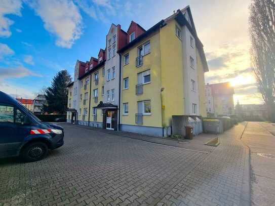 Idyllisch wohnen in Salbke, Helle Maisonette-Dachgeschosswohnung mit Wanne, Dusche & Balkon