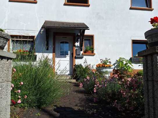 Großes Einfamilienhaus mit viel Potential in Bad Bertrich OT Kennfus in malerischer Natur