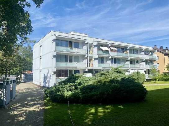 Ohne Käuferprovision: Helles Apartment mit großer Loggia im Hochparterre