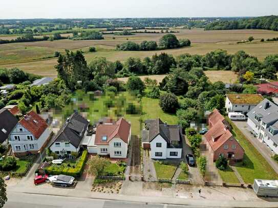 Reinfeld - Stilvolle Altbau Stadtvilla auf großem Grundstück mit Garage, Teilkeller und Erweiterungs