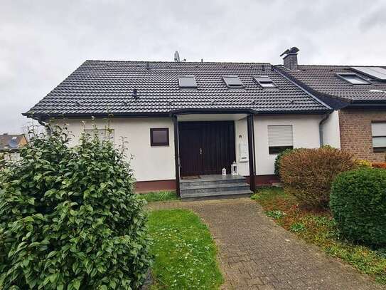 2-Zimmer-Dachgeschosswohnung in ruhigem 2-Parteienhaus