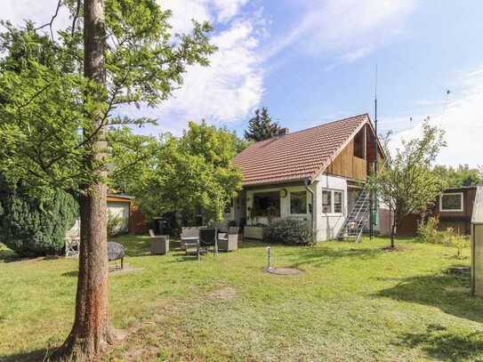 Handwerkobjekt: Gestaltbares Zuhause mit großem Garten und Garage vor den Toren Berlins