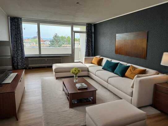 Schöne, leerstehende 3-Zimmer-Wohnung mit Balkon, TG-Stellplatz, Aufzug, Schwimmbad