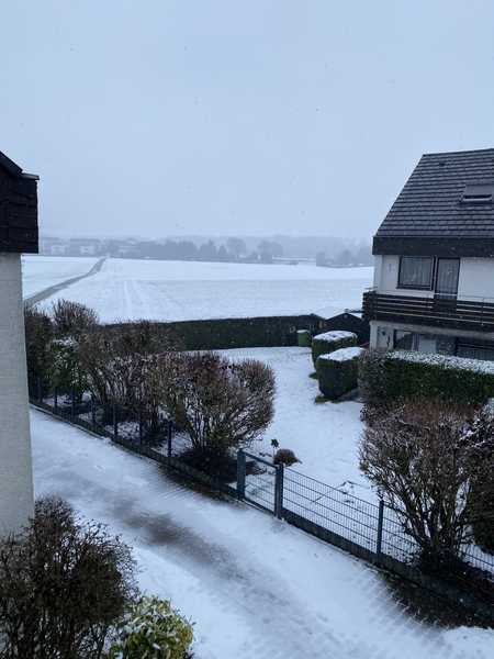 Reihenhaus sonnige Feldrandlage mit Terrasse Balkon 4,5 Zimmern in Frankfurt a. M. Nieder-Eschbach