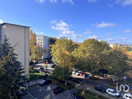 Bezugsfreie Zwei-Zimmer-Wohnung mit großem Balkon in Tempelhof/Kreuzberg unweit Viktoriapark