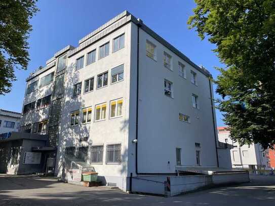 Praxis- Büro- oder großzügige Wohnung im Herzen der Stadt