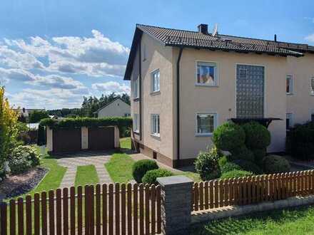 Gepflegtes Zweifamilienhaus in Wackersdorf/Heselbach