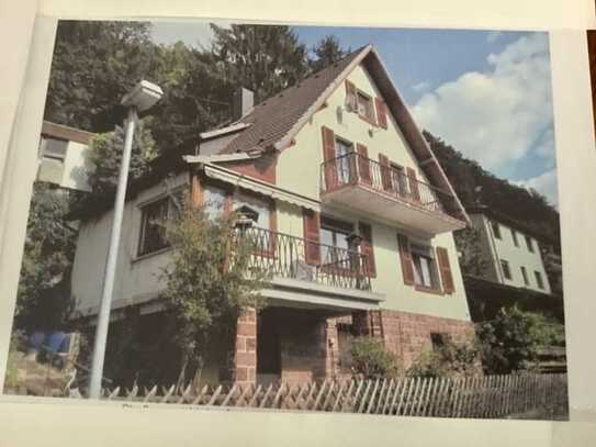 Älteres 6-Zimmer-Einfamilienhaus in Eberbach