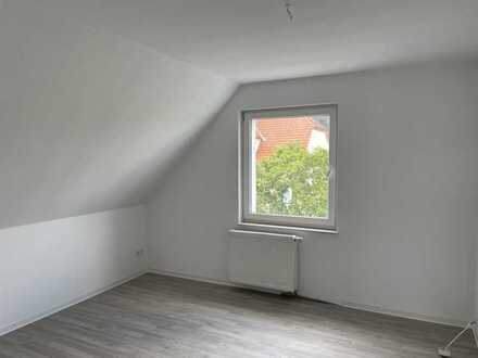 Frisch renovierte 3 Zimmer DG Wohnung in Bad Lippspringe!