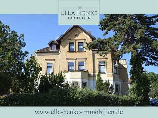 Wunderschöne, große Villa mit 6 Wohnungen + 6 Garagen...