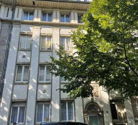 3 Zi-Altbau Wohnung, 68 qm, direkt am Offenbacher Wilhelmsplatz