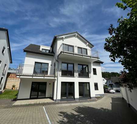 Großzügige Neubau 4-Zimmer-Wohnung mit Terrasse in Nähe des Taunus