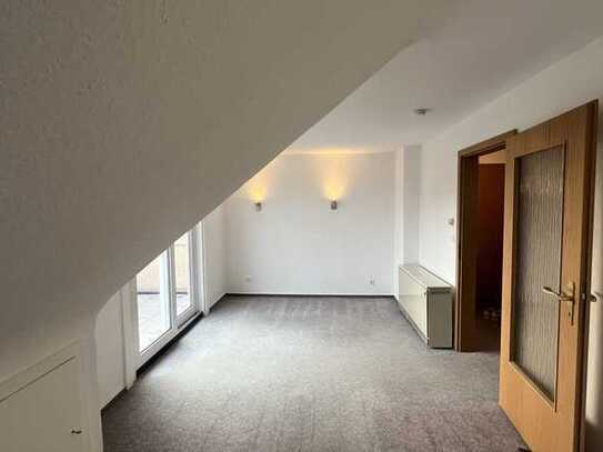 Charmante 2,5-Zimmer-Wohnung mit Balkon, Gartenmitbenutzung & Stellplatz