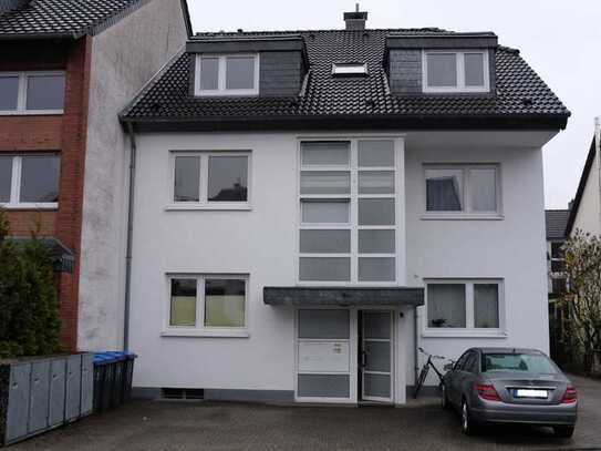 2-Zimmerwohnung in Refrath, mit Balkon, zwischen Dom und Königsforst