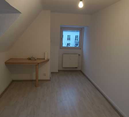 2-Zimmer-Dachgeschosswohnung in Uni-Nähe