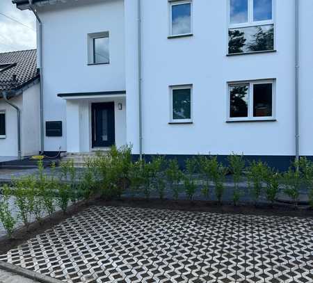 Komplett modernisierte 2-Zimmer-DG-Wohnung mit Balkon und Smart-Home-Verkabelung in Bonn-Mehlem