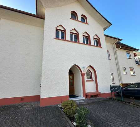 Ansprechende 1-Zimmer-Dachgeschosswohnung mit Dachterrasse und Einbauküche in Bad Orb