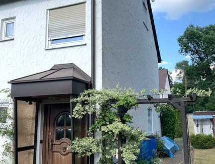 Familienfreundliche Doppelhaushälfte in idyllischer Lage von Wolkersdorf bei Schwabach