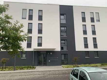 Neuwertige Wohnung mit drei Zimmern und Balkon in Kehl