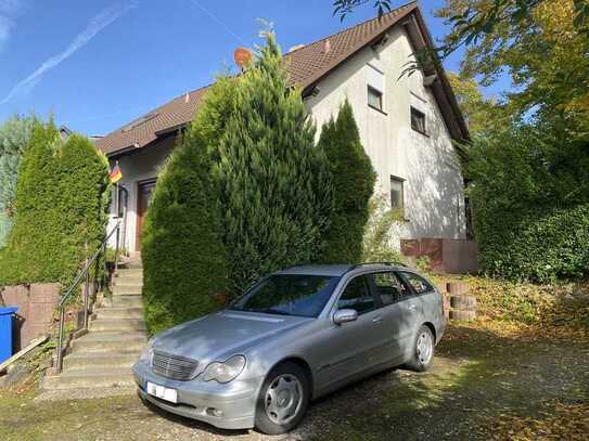 Freistehendes Zweifamilienhaus in ruhiger und wunderschöner Lage