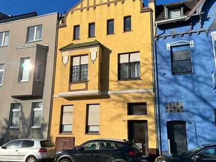 Freundliches 8-Zimmer-Mehrfamilienhaus in Westend mit großem Potenzial, M. Gladbach Zentrum