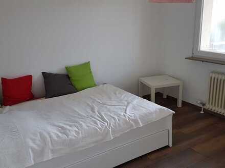 Möblierte 3-Zimmer- Wohnung mit Balkon in Stuttgart