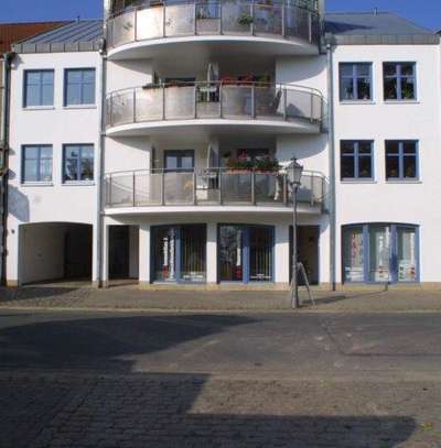 *Atelier-Wohnung* mit großer Dachterrasse* in ruhiger Lage