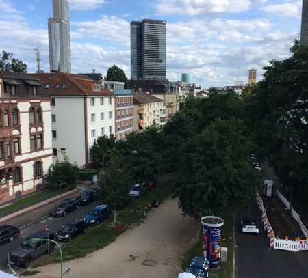 Westend - ruhige 2-Zi-Whg mit großem Süd-Balkon und EBK