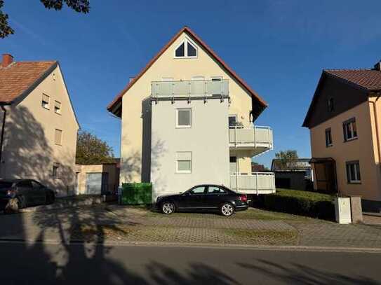 Helle, zentrale und vollst. renovierte 3 ZKB-Wohnung mit Balkon in Grünstadt