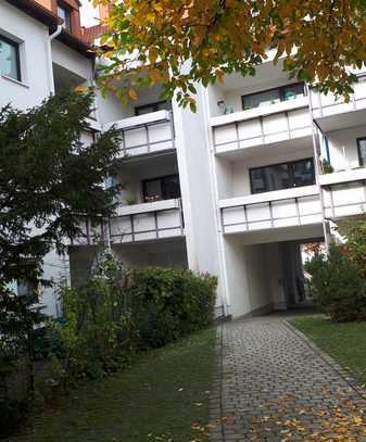 Gepflegte 1,5-Zimmer-Wohnung mit Balkon und EBK in Unterhaching