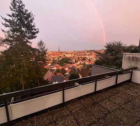 Traumhafte 4-Zimmer Wohnung mit Blick über die ganze Stadt