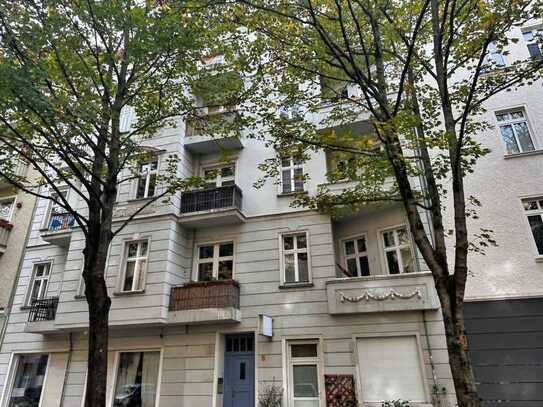 Historischer Altbau mit modernem Flair: Großzügige Wohnung in Berlin-Friedrichshain