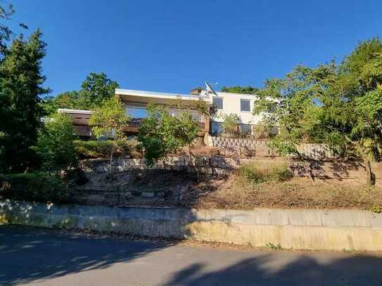 Freistehendes Einfamilienhaus in Aussichtslage in Höchst im Odenwald