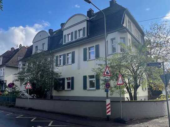 *Gepflegtes 3 Familienhaus mit Süd-West Grundstück in guter Wohnlage*