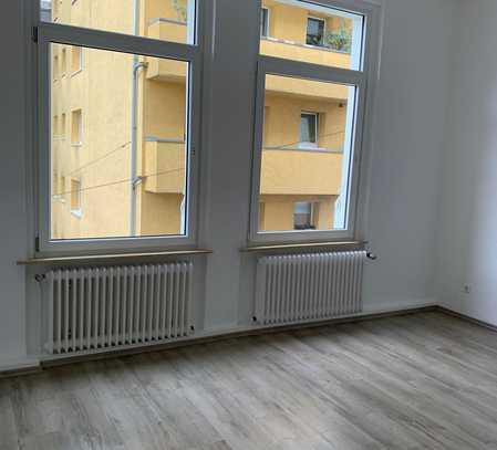 Kernsanierte Exklusive 1-Zimmer-Wohnung in Wuppertal