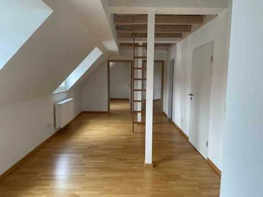 4 Zimmer Maisonette- WG-Wohnung in der Maxvorstadt mit Balkon