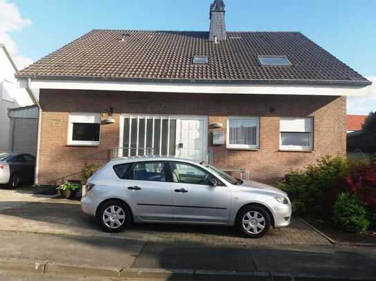 Barrierefreies Zweifamilienhaus mit Südblick in Erwitte-Schmerlecke in schönem, ruhigen Wohngebiet