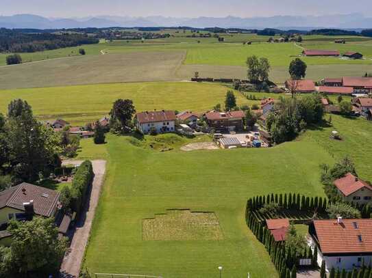 ENGEL&VÖLKERS: Baugrundstück mit Bergblick und Erweiterungsmöglichkeit