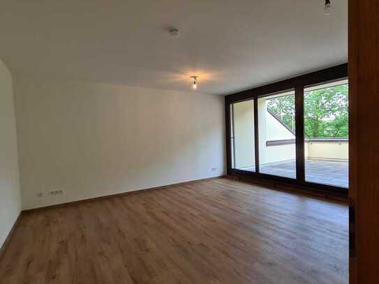 Modern. 4 Zimmer Wohnung, Balkon, Gäste-WC, TG-Stellplatz