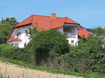 Traumhaftes grosszügiges freistehendes Zweifamilienhaus in Feldrandlage in Schornsheim