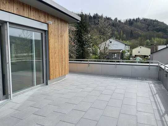 Penthouse-Wohnung 5-Zimmer mit luxuriöser Innenausstattung Balkon, Dachterrasse und EBK in Obernzell