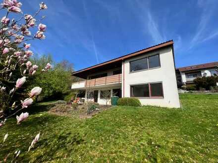 Freistehendes Einfamilienhaus mit Einliegerwohnung zum KAUF! WOHNEN mit Blick ins Grüne