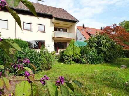 Großzügige Doppelhaushälfte in ruhiger Lager von Kallenberg mit einer Sauna und einem großen Garten