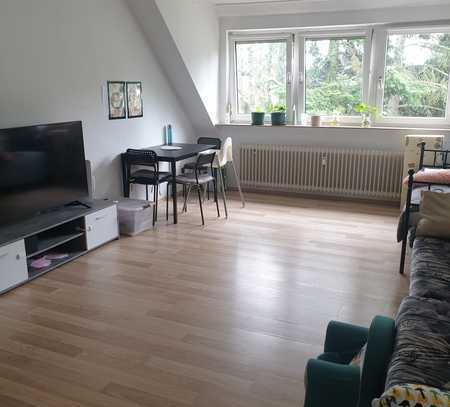 Darmstadt-Eberstadt, schöne 2-Zi Wohnung mit EBK, Stellplatz, Keller, Gartenmitbenutzung