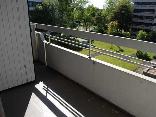 Wunderschöne 3,5 Raumwohnung mit Balkon u. Tiefgaragenplatz