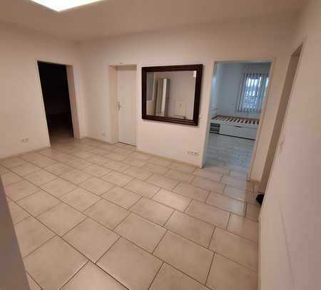 3-Zimmer-Wohnung mit Balkon und EBK in Bergheim